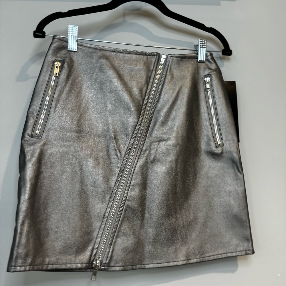 Faux leather skirt, metallic,